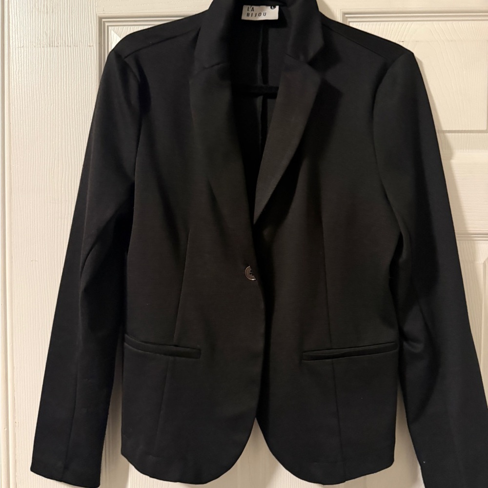 LA VIE EN ROSE Black Single-Button Tailored Blazer